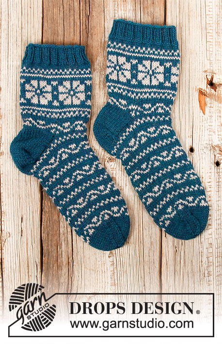 Mid-Calf Socks / DROPS 203-25